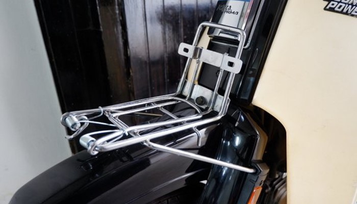 Detail Striping Biru